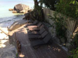 Private sundeck by the beach.Sundeck privee en bordure de plage.